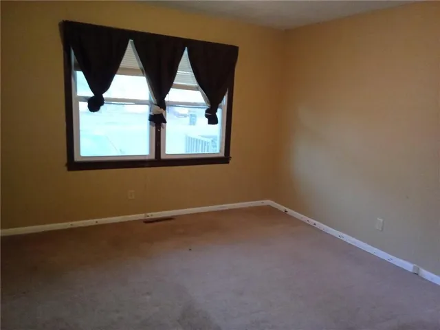 $165,000 | 925 North Elm Street, Nevada, MO 64772