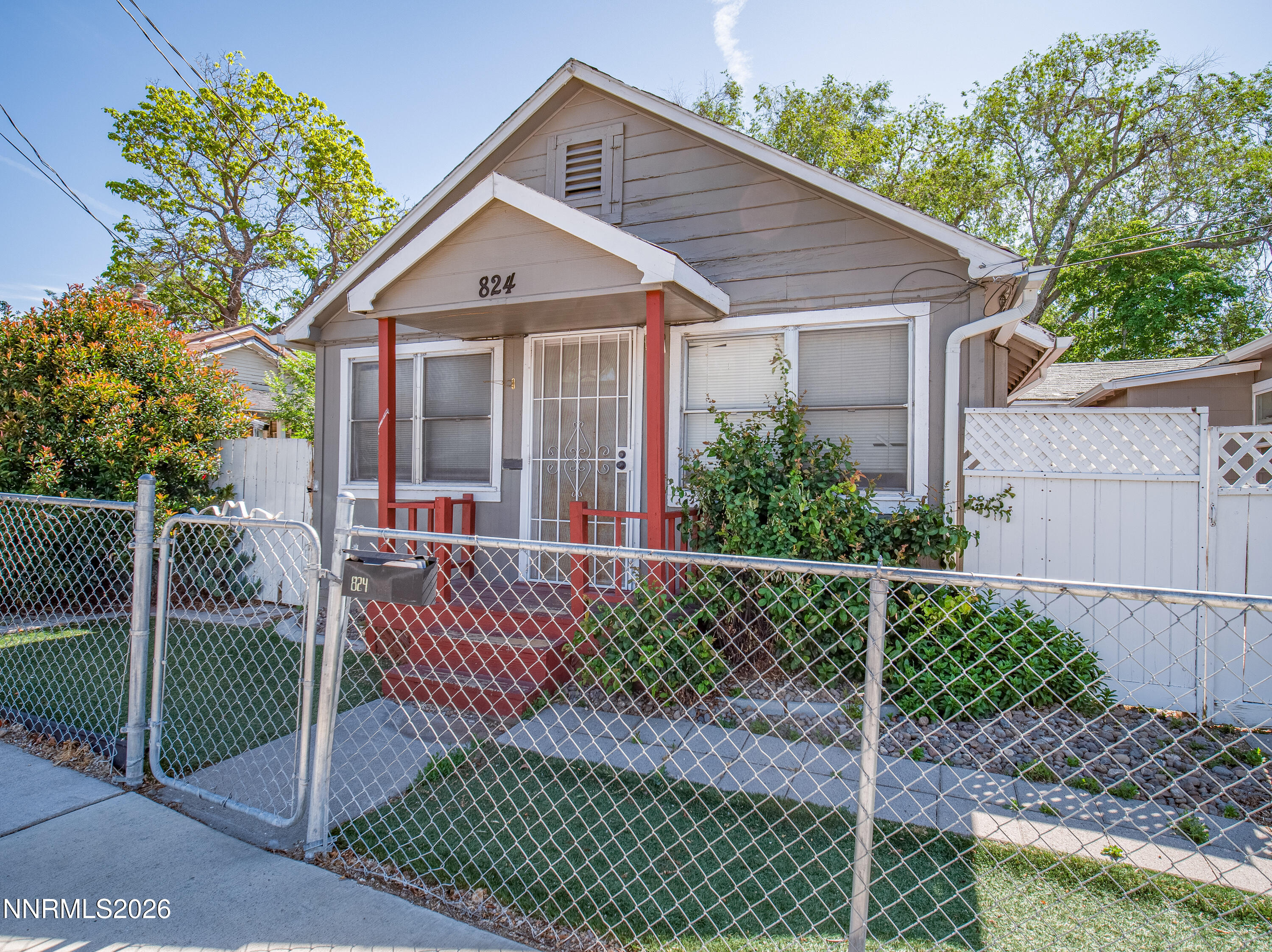 824 Locust Street Reno, NV 89502 - Photo 3 of 45 Photo-3
