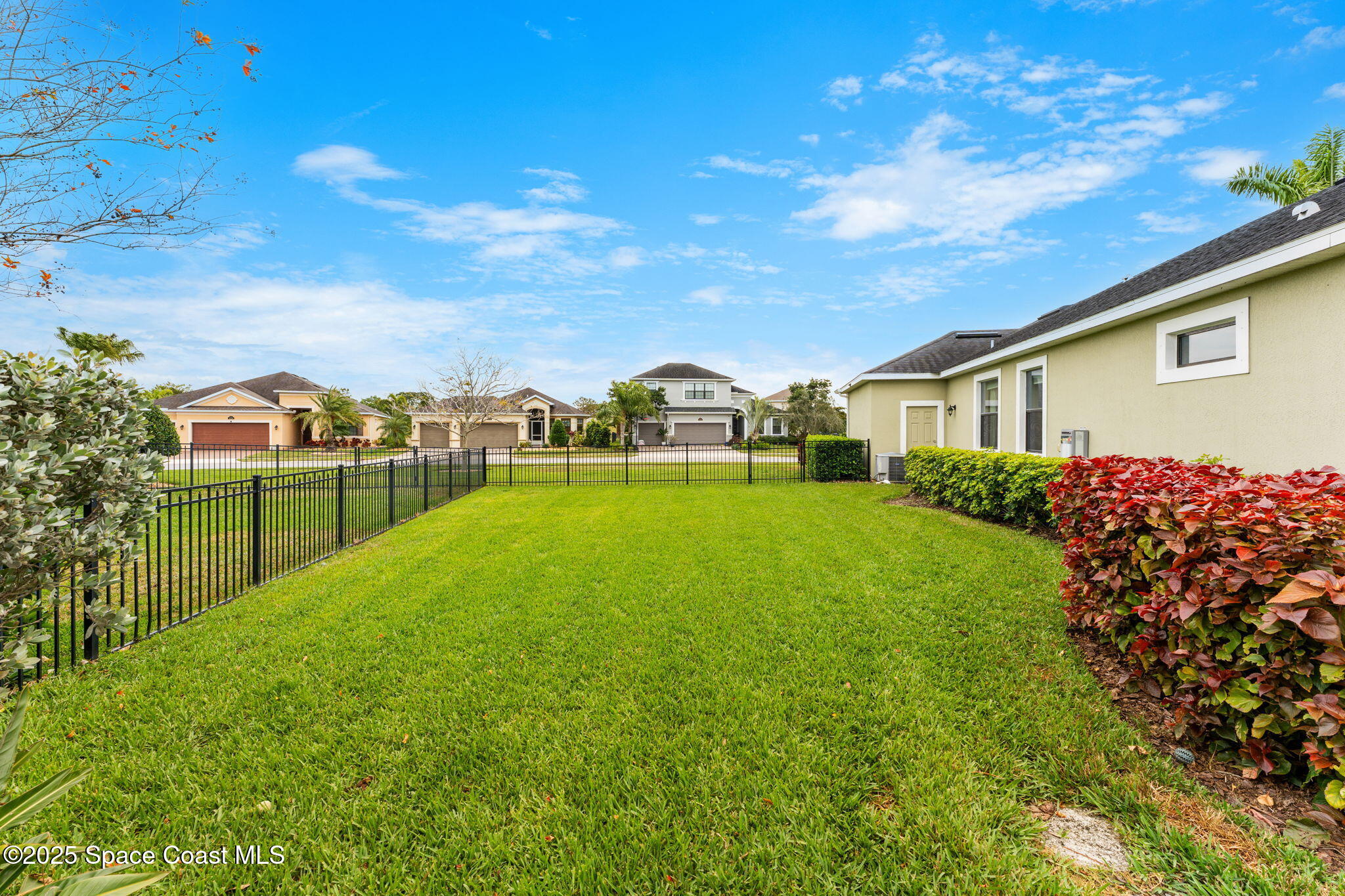 8545 Stalwart Circle Melbourne, FL 32940 - Photo 32 of 51 a view of a backyard with garden