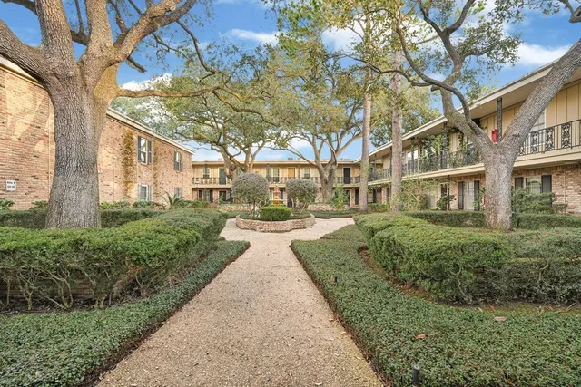 $950 | 3224 Timmons Lane, Unit 130, Houston, TX 77027