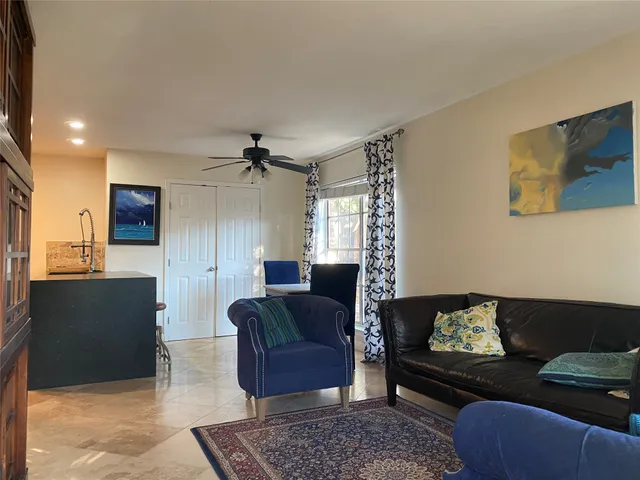 $950 | 3224 Timmons Lane, Unit 130, Houston, TX 77027