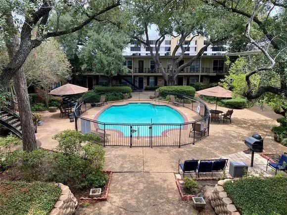 $950 | 3224 Timmons Lane, Unit 130, Houston, TX 77027