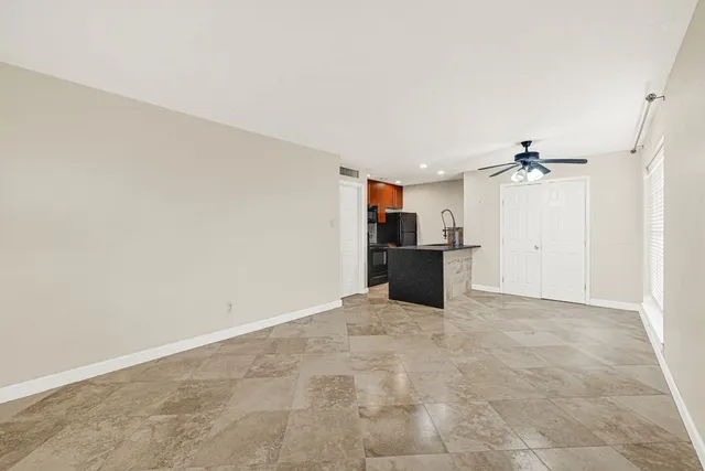 $950 | 3224 Timmons Lane, Unit 130, Houston, TX 77027