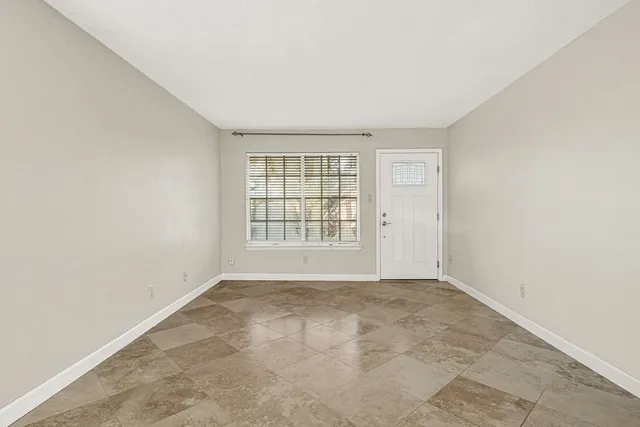 $950 | 3224 Timmons Lane, Unit 130, Houston, TX 77027