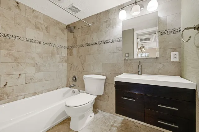 $950 | 3224 Timmons Lane, Unit 130, Houston, TX 77027