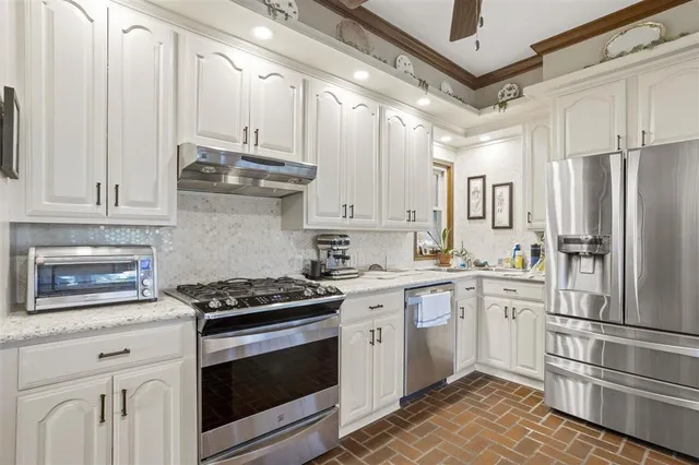 $765,000 | 232 Rodney White Lane, Longville, LA 70652