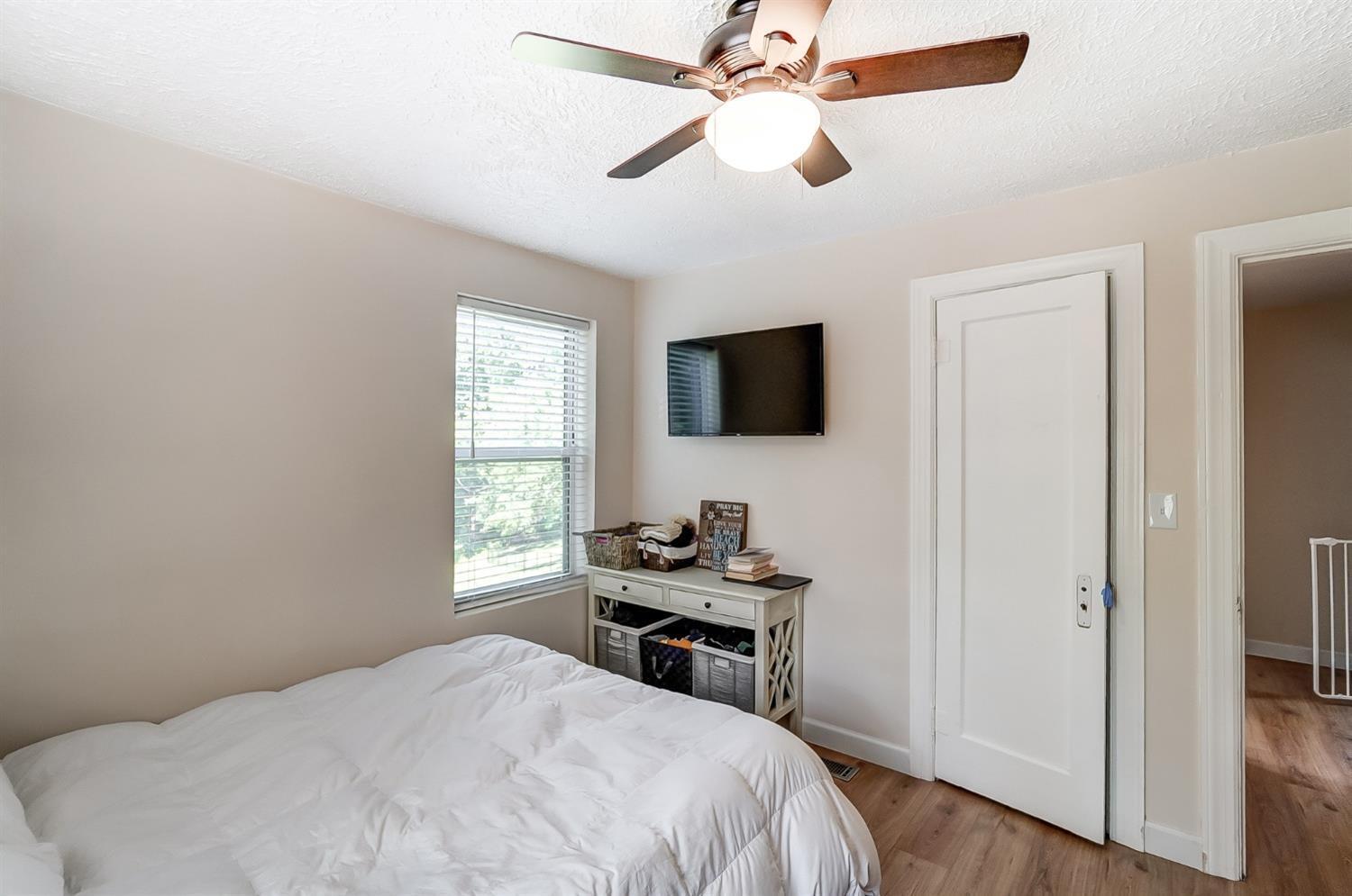 7496 Bridgetown Road Cincinnati, OH 45248 - Photo 17 of 36