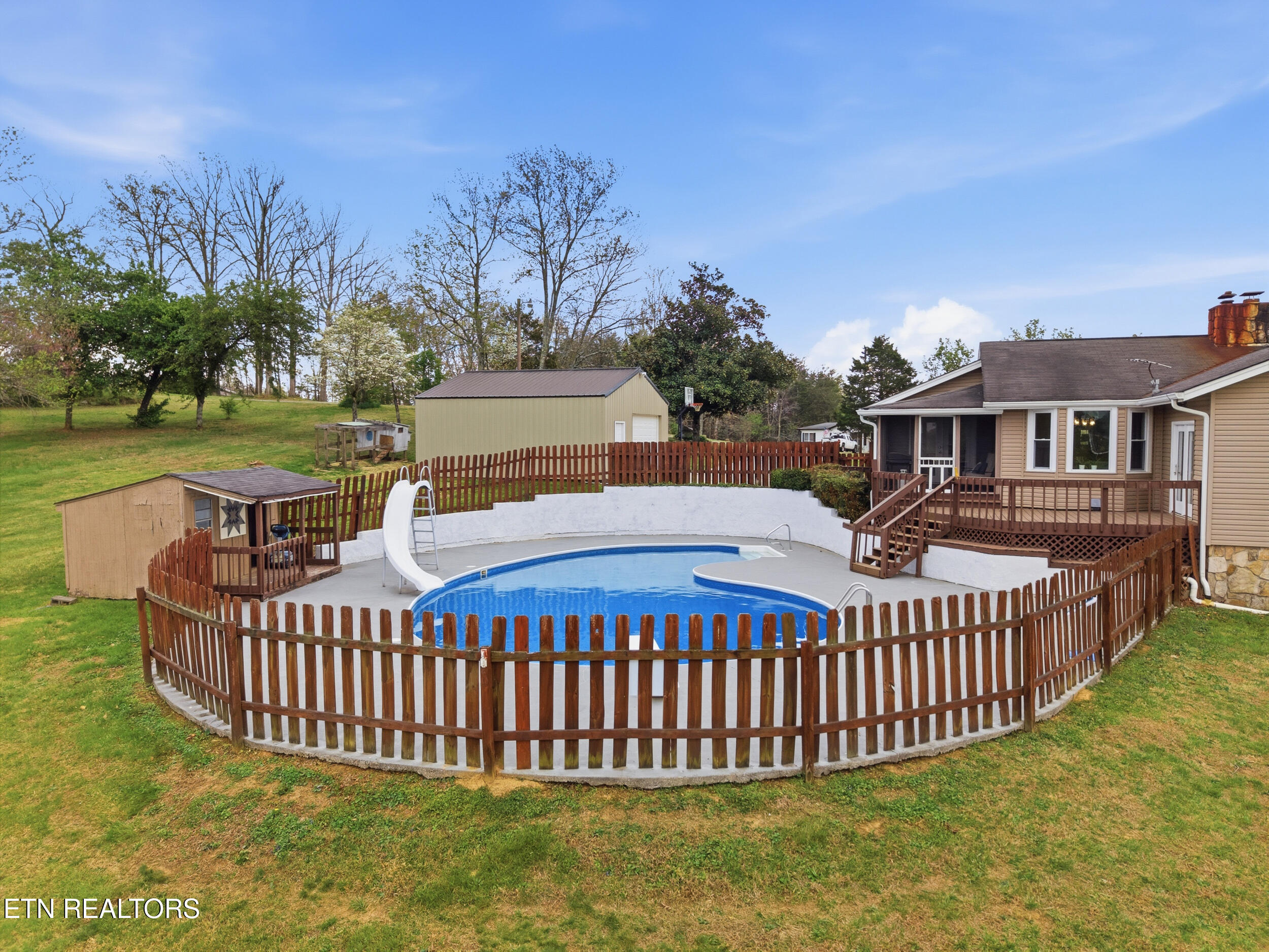 127 Evans Road Greenback, TN 37742 - Photo 13 of 43 14_127_evans_rd_0035