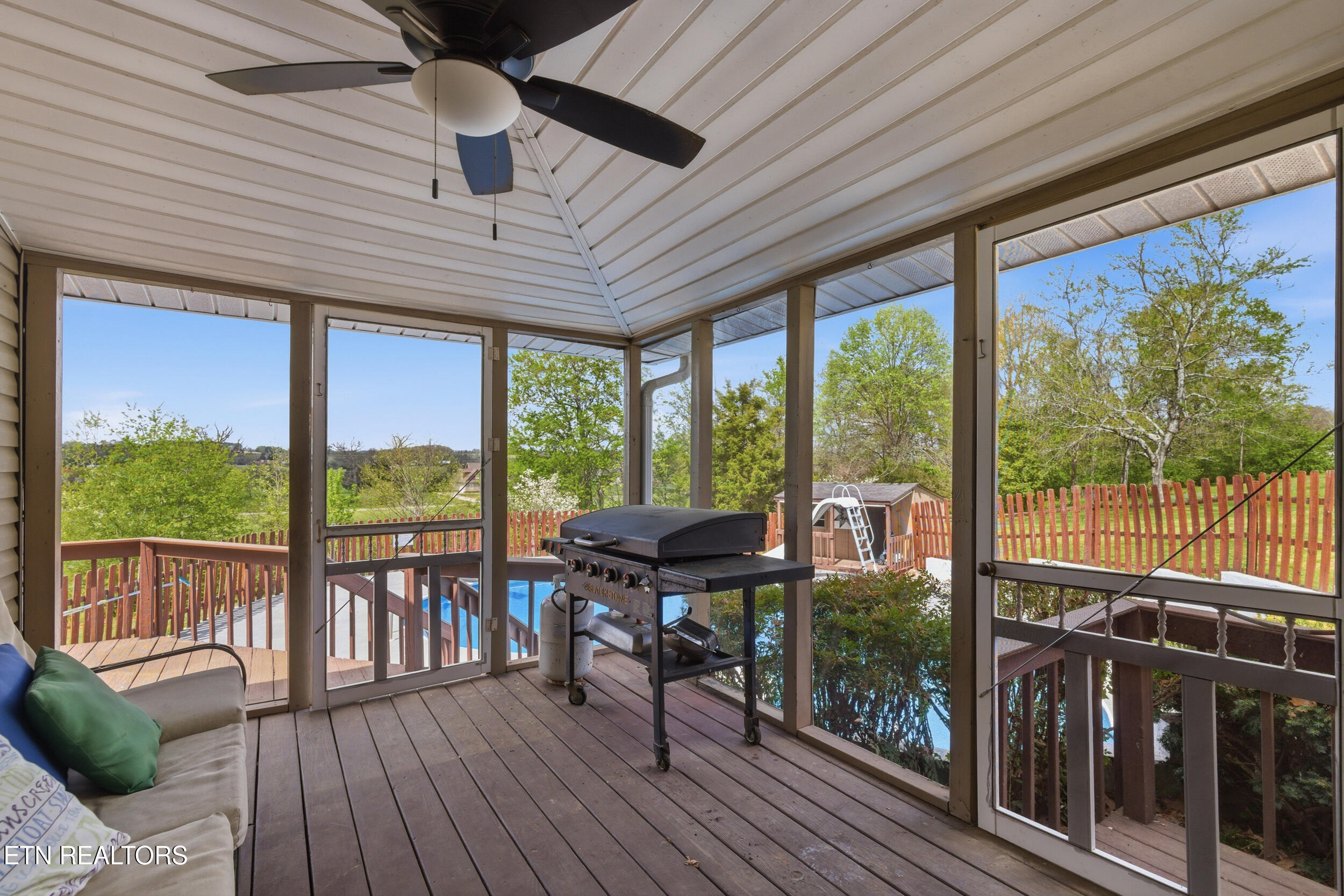 127 Evans Road Greenback, TN 37742 - Photo 29 of 43 31_127_evans_rd_0086