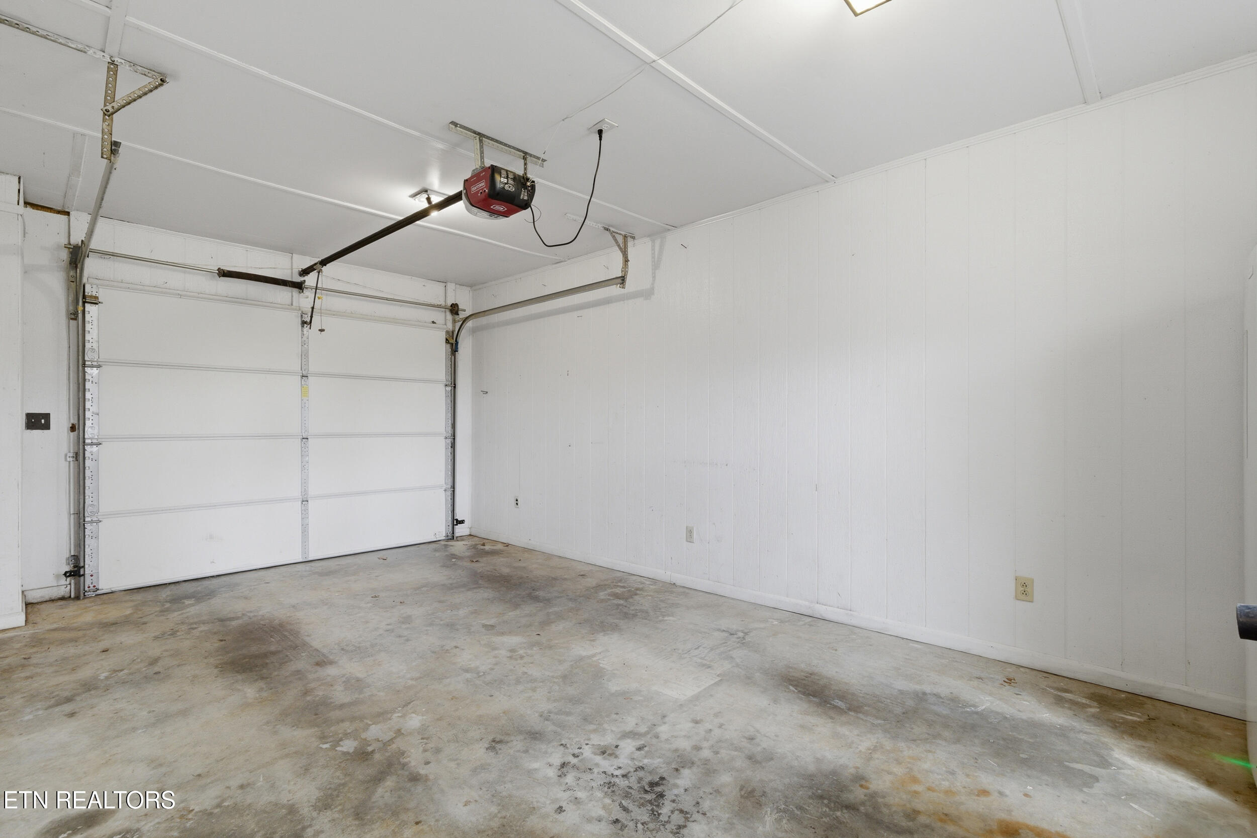 127 Evans Road Greenback, TN 37742 - Photo 31 of 43 38_127_evans_rd_0107