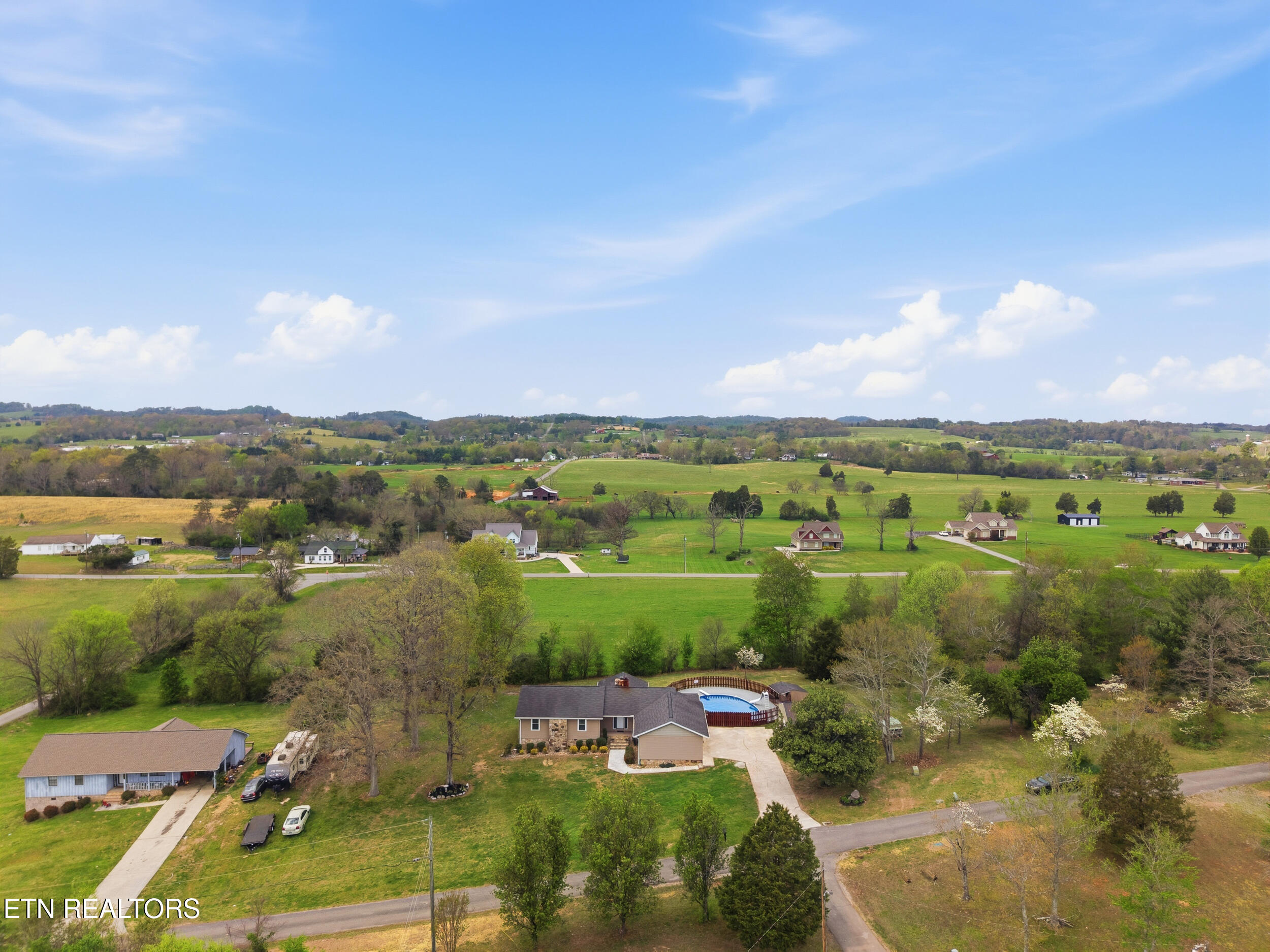 127 Evans Road Greenback, TN 37742 - Photo 7 of 43 7_127_evans_rd_0017