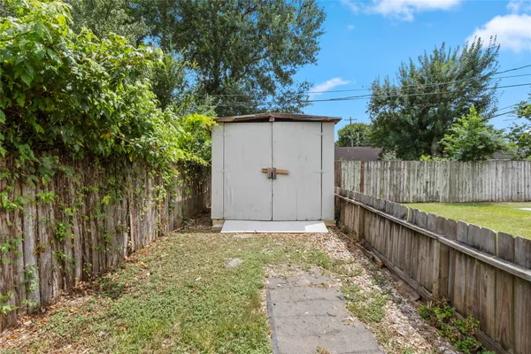 $246,999 | 804 Valerie Avenue, Pasadena, TX 77502