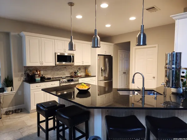 $2,350 | 13027 5 Brooks, Helotes, TX 78023