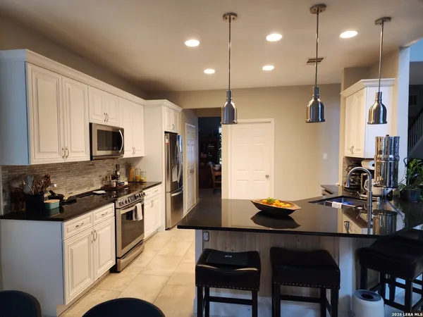 $2,350 | 13027 5 Brooks, Helotes, TX 78023