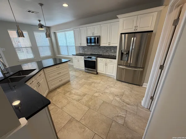 $2,350 | 13027 5 Brooks, Helotes, TX 78023