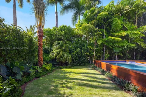 $6,595,000 | 5701 North Bay Road, Miami Beach, FL 33140