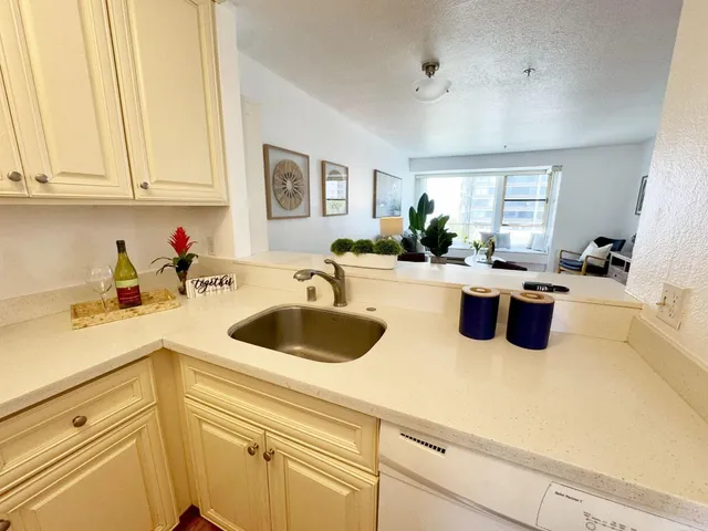 $305,000 | 763 Franklin Street, Unit 420, Oakland, CA 94607