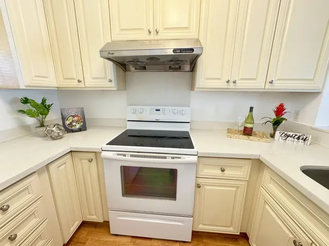 $305,000 | 763 Franklin Street, Unit 420, Oakland, CA 94607