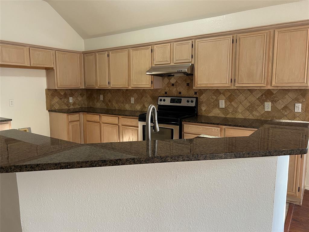 334 Touchdown Drive Irving, TX 75063 - Photo 10 of 32