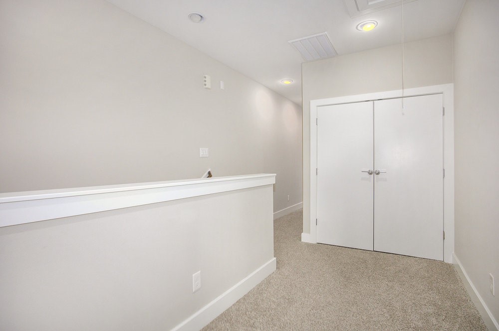 5518 Rosslyn Road Houston, TX 77091 - Photo 17 of 19 Laundry on second floor with W/D included!