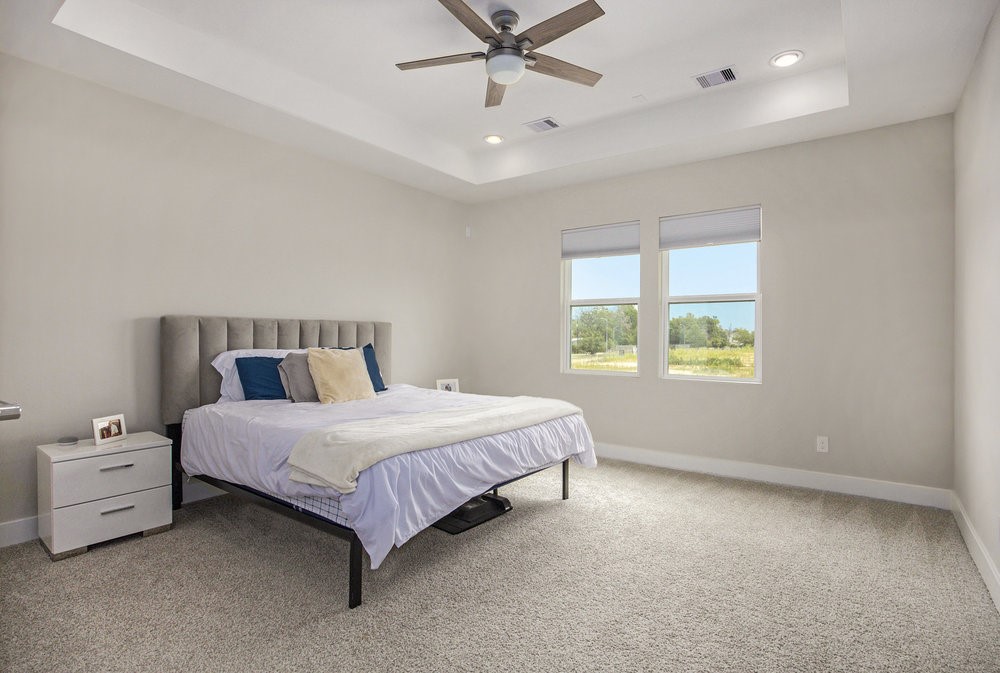 5518 Rosslyn Road Houston, TX 77091 - Photo 10 of 19 Primary bedroom