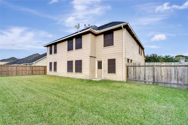 $2,700 | 3710 Banyan Wood Way, Pearland, TX 77584