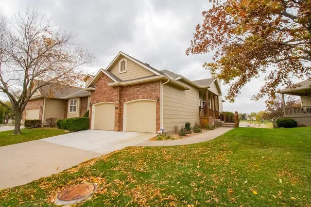 $289,900 | 2255 North Lakeway Circle, Wichita, KS 67205