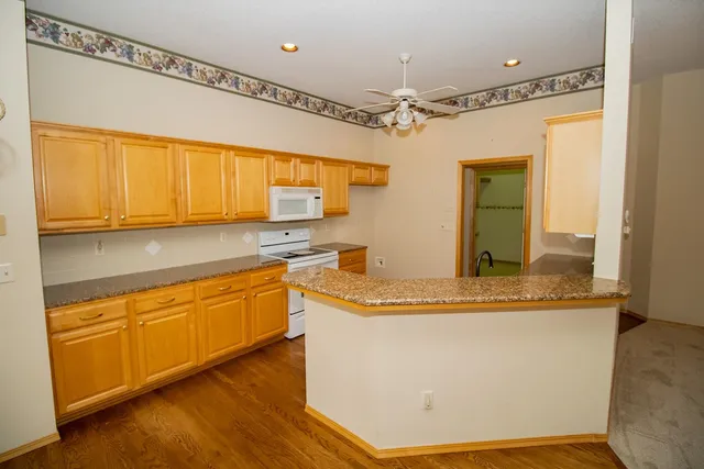 $289,900 | 2255 North Lakeway Circle, Wichita, KS 67205