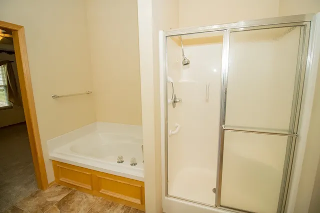 $289,900 | 2255 North Lakeway Circle, Wichita, KS 67205