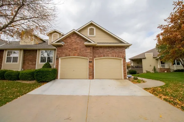 $289,900 | 2255 North Lakeway Circle, Wichita, KS 67205