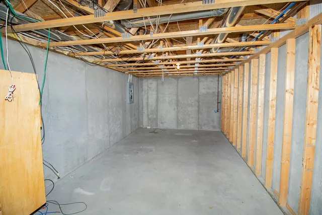 $289,900 | 2255 North Lakeway Circle, Wichita, KS 67205