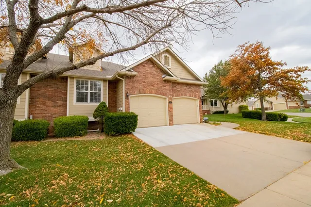 $289,900 | 2255 North Lakeway Circle, Wichita, KS 67205