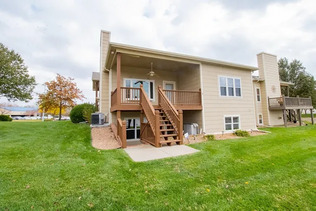 $289,900 | 2255 North Lakeway Circle, Wichita, KS 67205