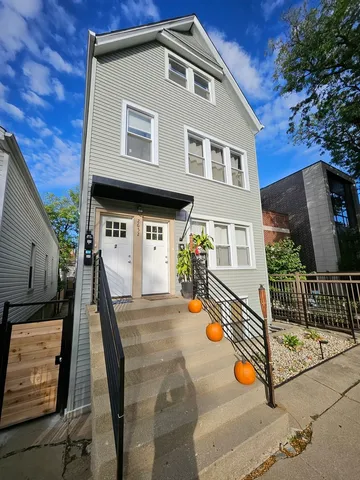 $3,900 | 2652 North Marshfield Avenue, Unit 2F, Chicago, IL 60614