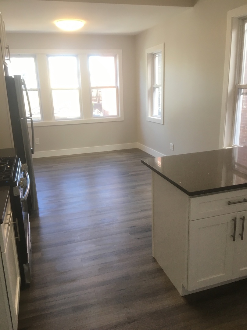 2652 North Marshfield Avenue, Unit 2F Chicago, IL 60614 - Photo 4 of 12