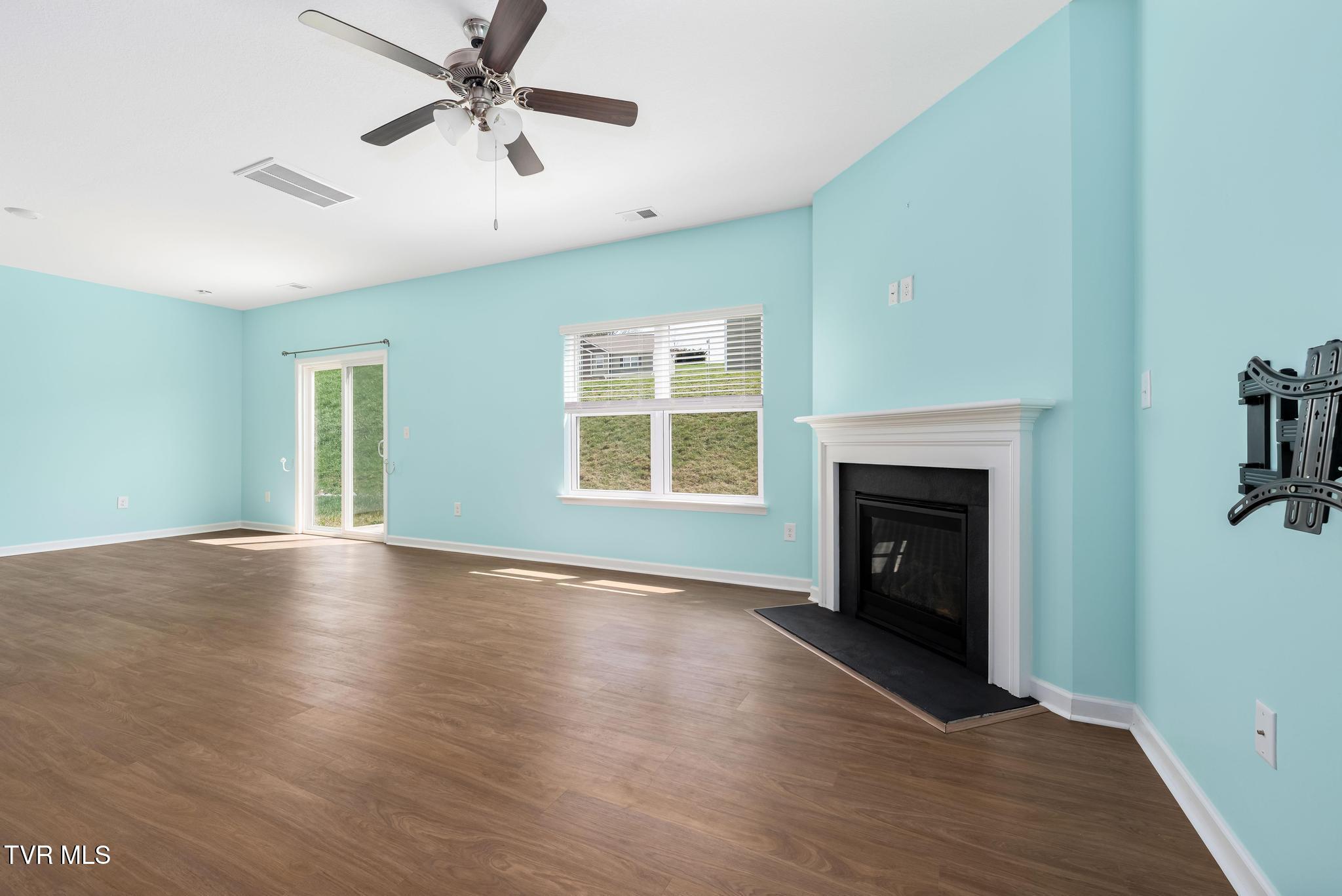 859 Barley Loop Jonesborough, TN 37659 - Photo 3 of 44 859 Barley Loop (16 of 44)