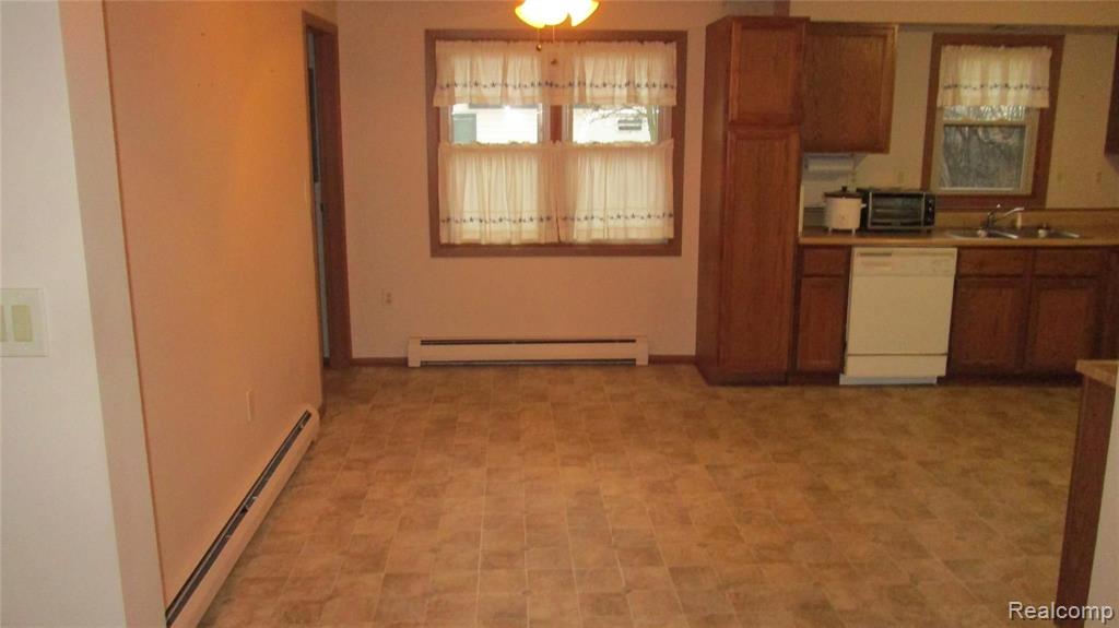 1690 South Boulevard Rochester, MI 48309 - Photo 13 of 24