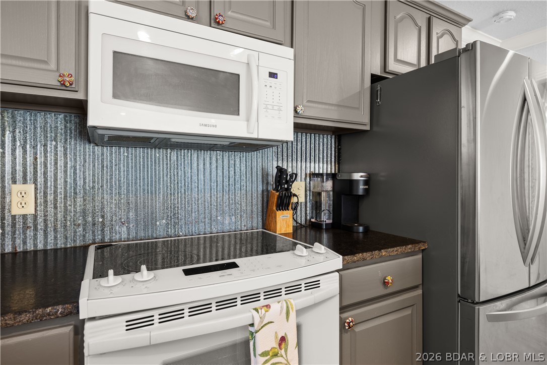 114 Tara Road, Unit 302 Lake Ozark, MO 65049 - Photo 7 of 32