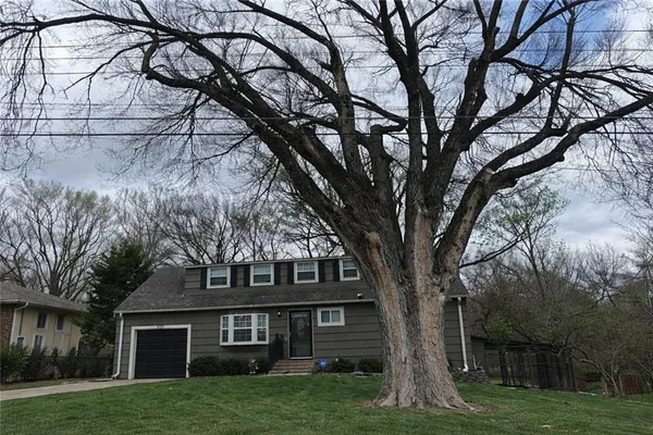 $400,000 | 4721 El Monte Street, Roeland Park, KS 66205