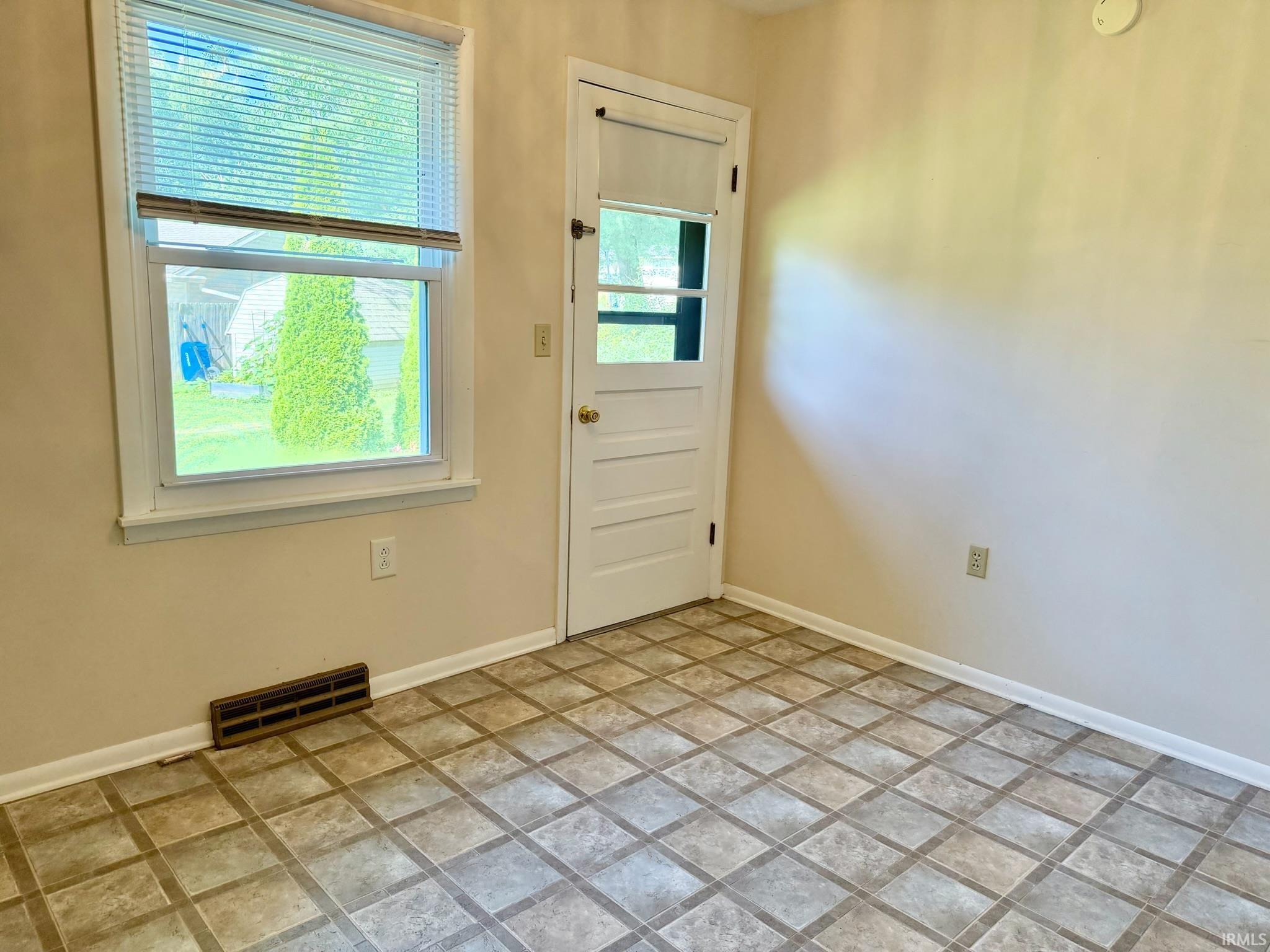 417 Sycamore Drive Bedford, IN 47421 - Photo 12 of 33