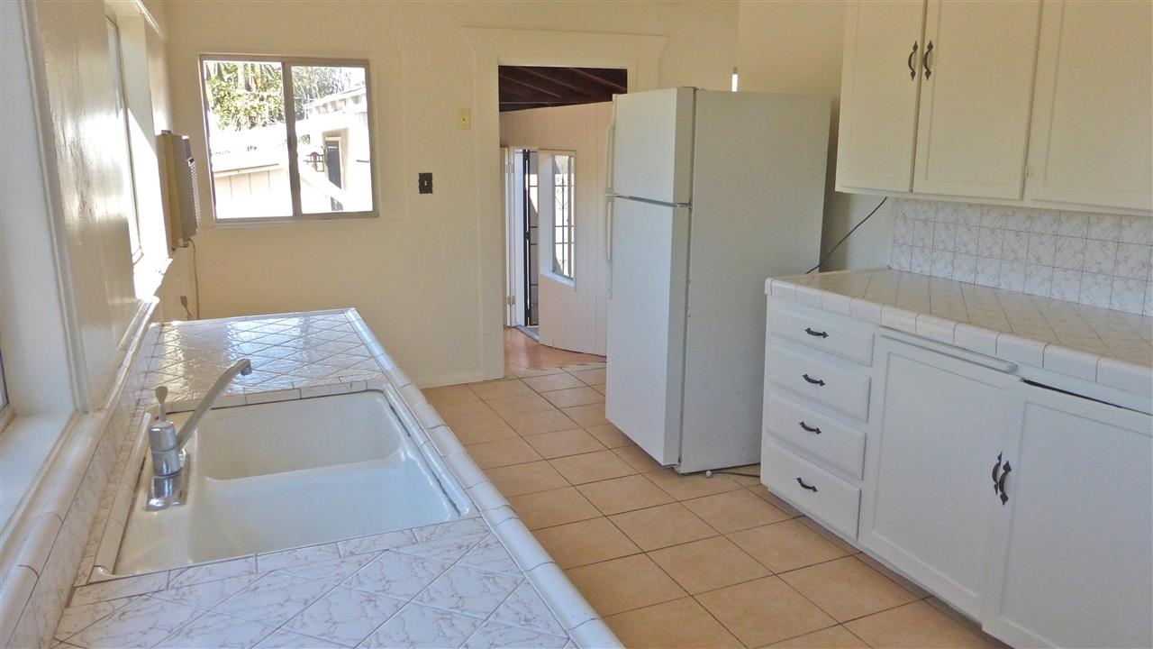 10455-59 Valle Vista Road Lakeside, CA 92040 - Photo 3 of 20 Kitchen with lots of sunlight!