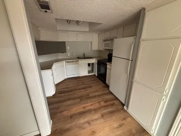 $2,000 | 5025 Winder Court, Unit C, North Richland Hills, TX 76180
