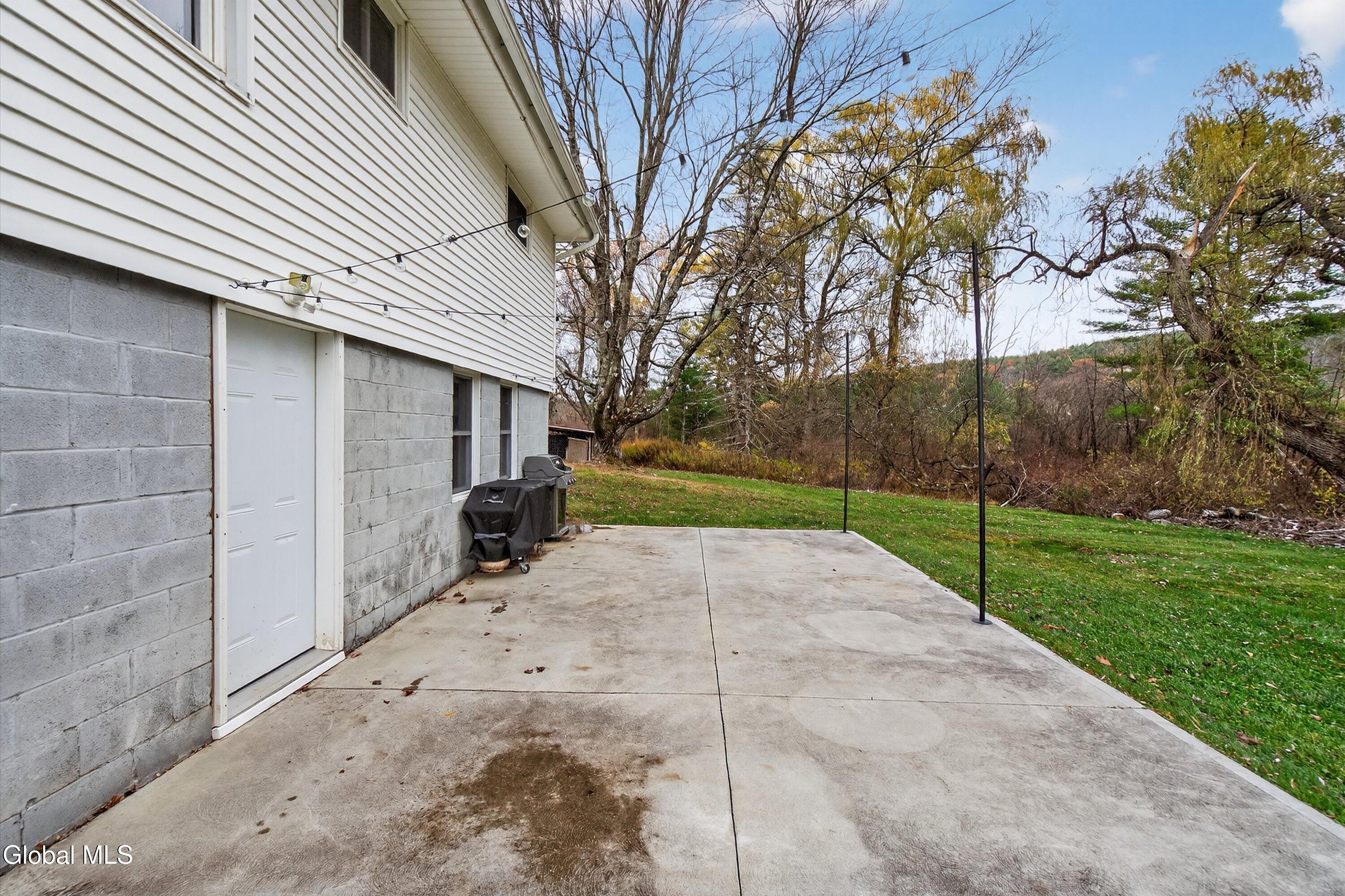 136 Stanton Road Coeymans, NY 12046 - Photo 9 of 44 47-136 Stanton Rd-47