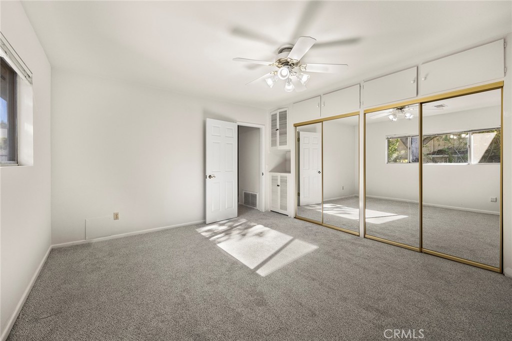 4821 Hampton Road La Canada Flintridge, CA 91011 - Photo 27 of 36 a view of an empty room with a mirror