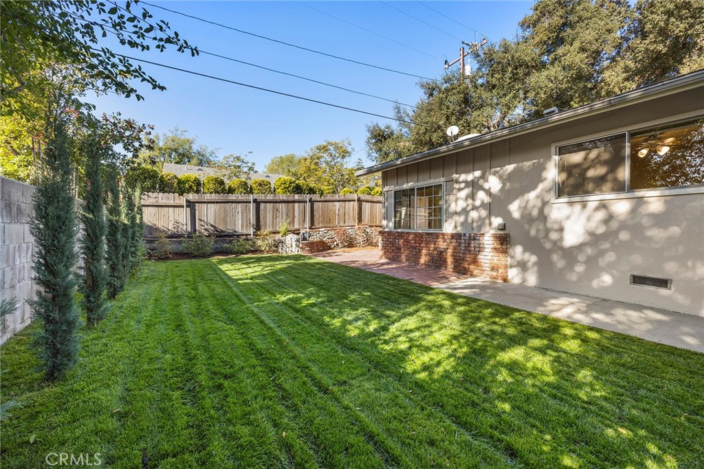 4821 Hampton Road La Canada Flintridge, CA 91011 - Photo 32 of 36 a view of a yard with a tree