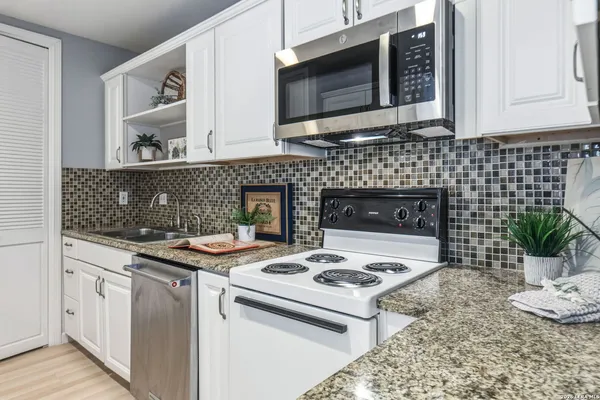 $290,000 | 7711 Broadway, Unit 20B, San Antonio, TX 78209