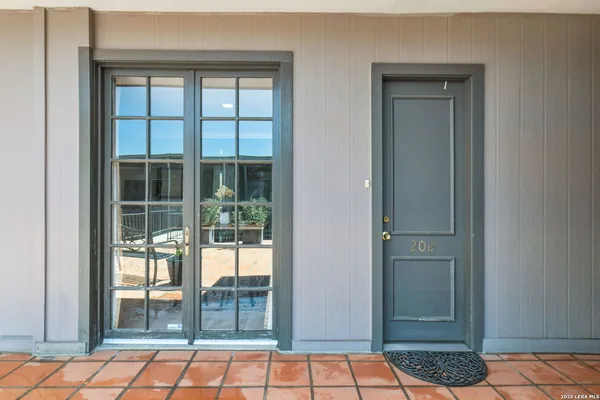 $290,000 | 7711 Broadway, Unit 20B, San Antonio, TX 78209