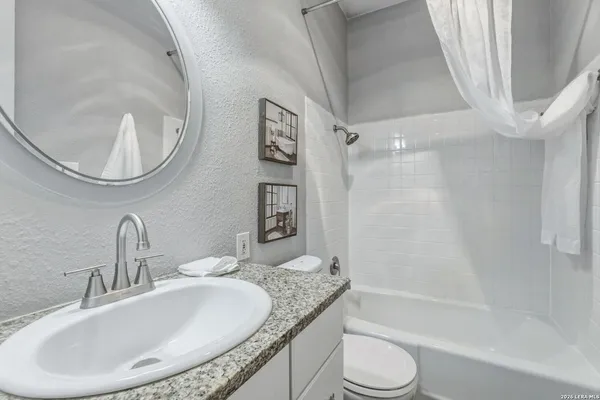 $290,000 | 7711 Broadway, Unit 20B, San Antonio, TX 78209