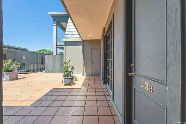$290,000 | 7711 Broadway, Unit 20B, San Antonio, TX 78209