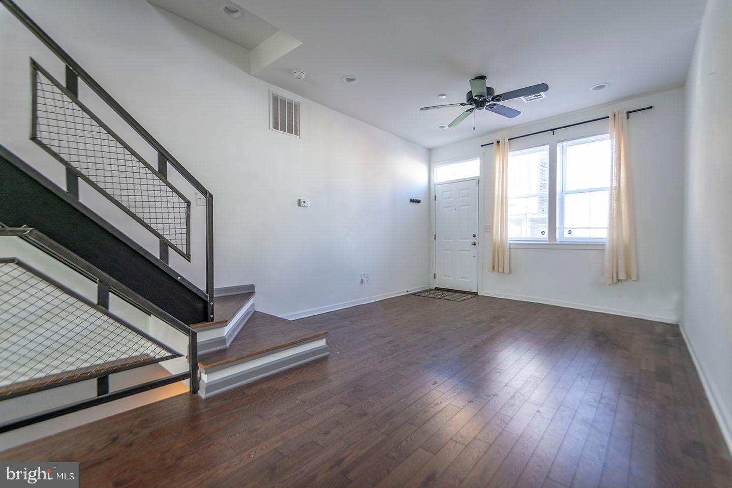 2159 East Gordon Street Philadelphia, PA 19125 - Photo 3 of 15